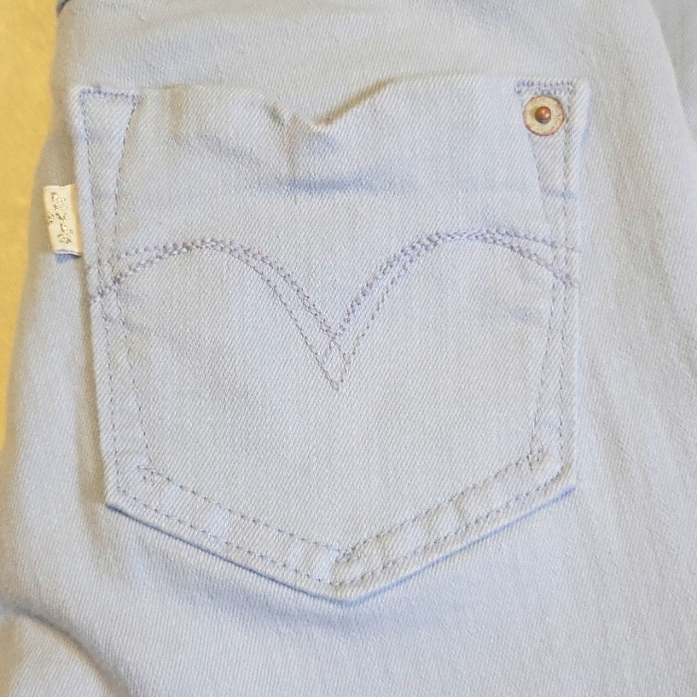 Levi's - Picture 9 of 11